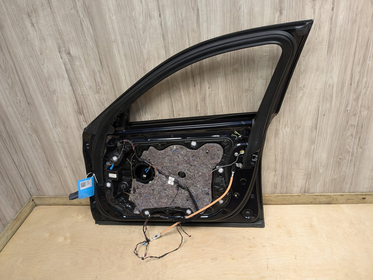 OEM BMW F90 G30 530 540 M550 M5 Front Right Passenger Door Shell Panel Black 416