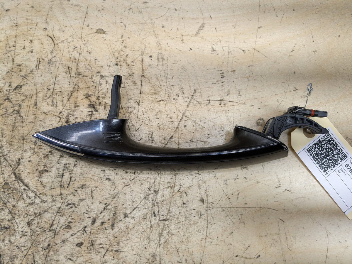 2016-2019 BMW 750i G12 Front or Rear Right Passenger Exterior Door Handle w/ Comfort Access 7411038 OEM