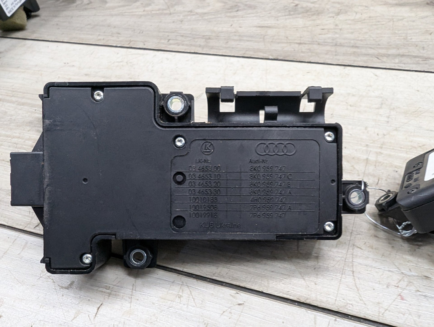2008 - 2017 Audi S5 8T Front Left Driver Seat Control Switch 8E0959777B