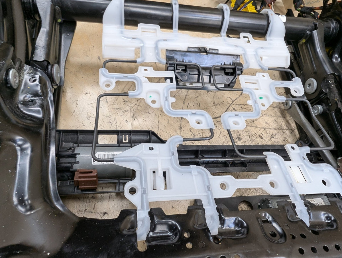 OEM BMW F95 G05 G06 G07 X5 Front Right Passenger Seat Lower Track Frame w Motors