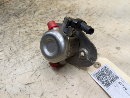 16-20 OEM BMW G11 G12 750 G30 M550 Engine N63R HPFP High Pressure Fuel Pump 5-8