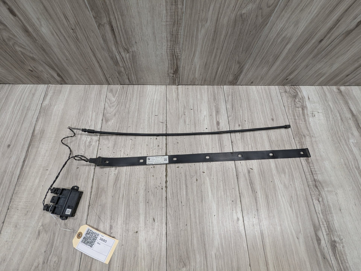 2019 - 2026 BMW X5 G05 Rear Smart Opener Sensor Module W/ Harness & Strap SET 7932682 N63B44M3