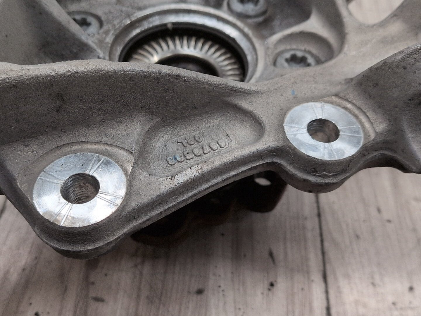 19-25 OEM BMW G20 330 M340 REAR Left Driver Knuckle Wheel Hub Spindle Bearing