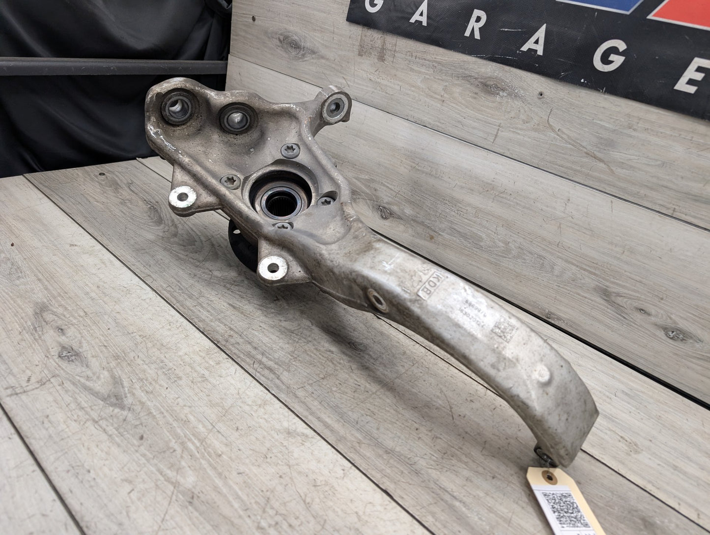 OEM BMW E70 F15 F16 F85 X5 X6 Front Passenger Right Spindle Hub Carrier Knuckle