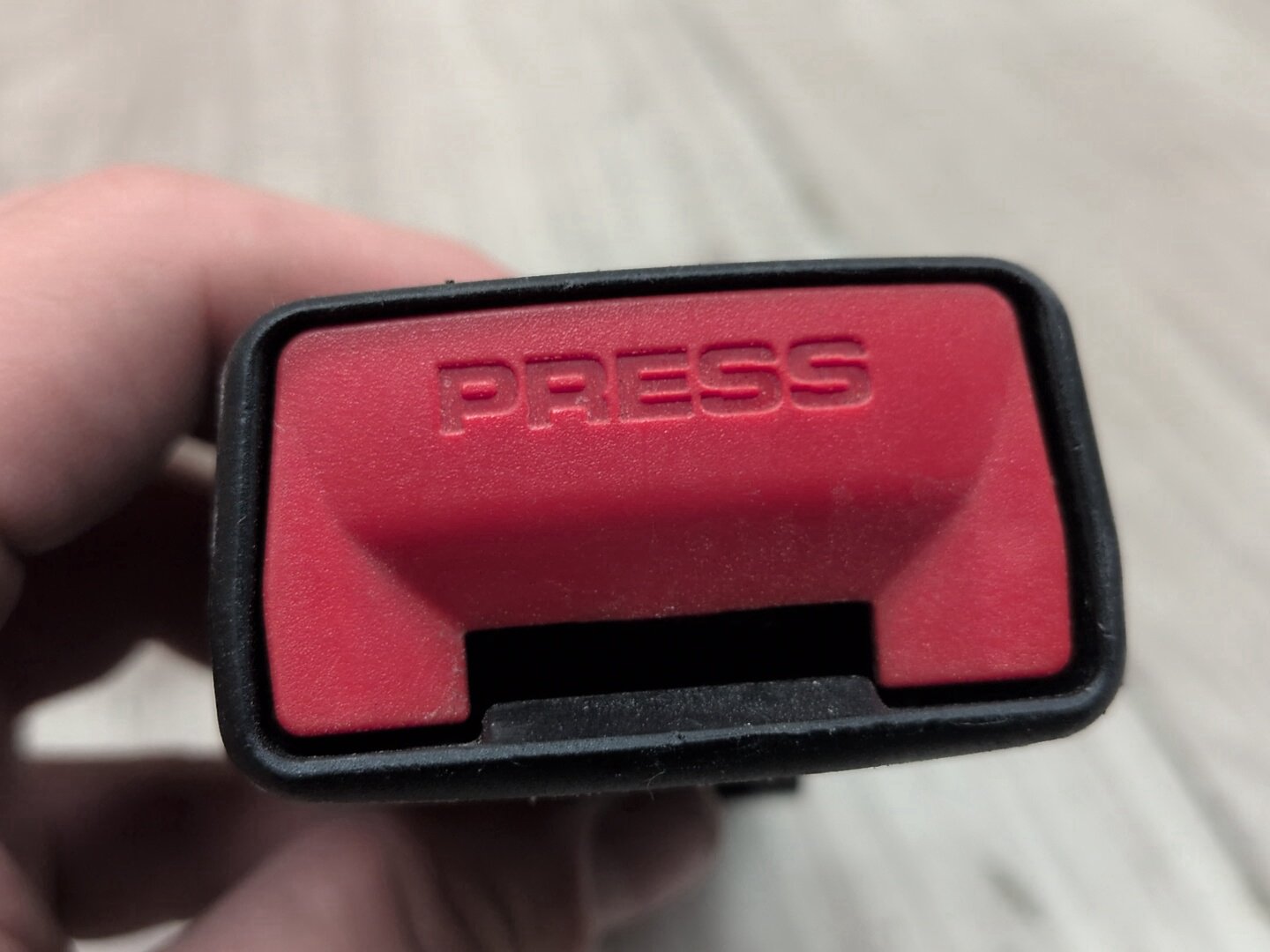 OEM BMW F95 F96 G05 G06 X5 X6 Rear Left Driver 2nd Row Seat Belt Seatbelt Buckle
