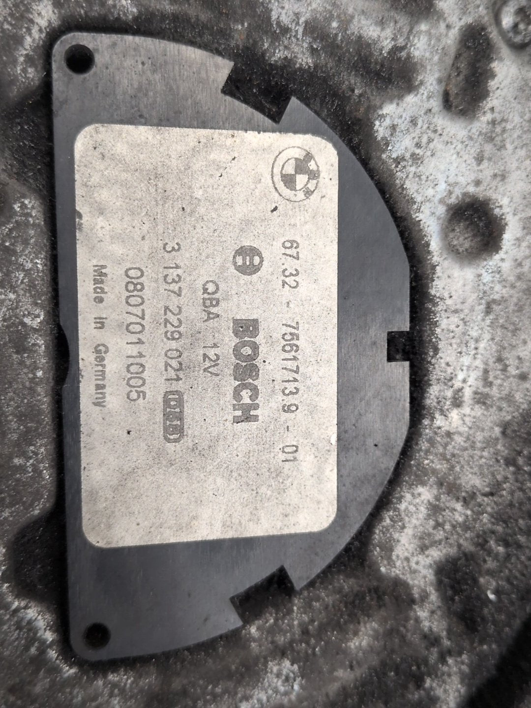 2008-2013 BMW 128i E82 Radiator Fan Shroud Housing w/ Motor 7561713