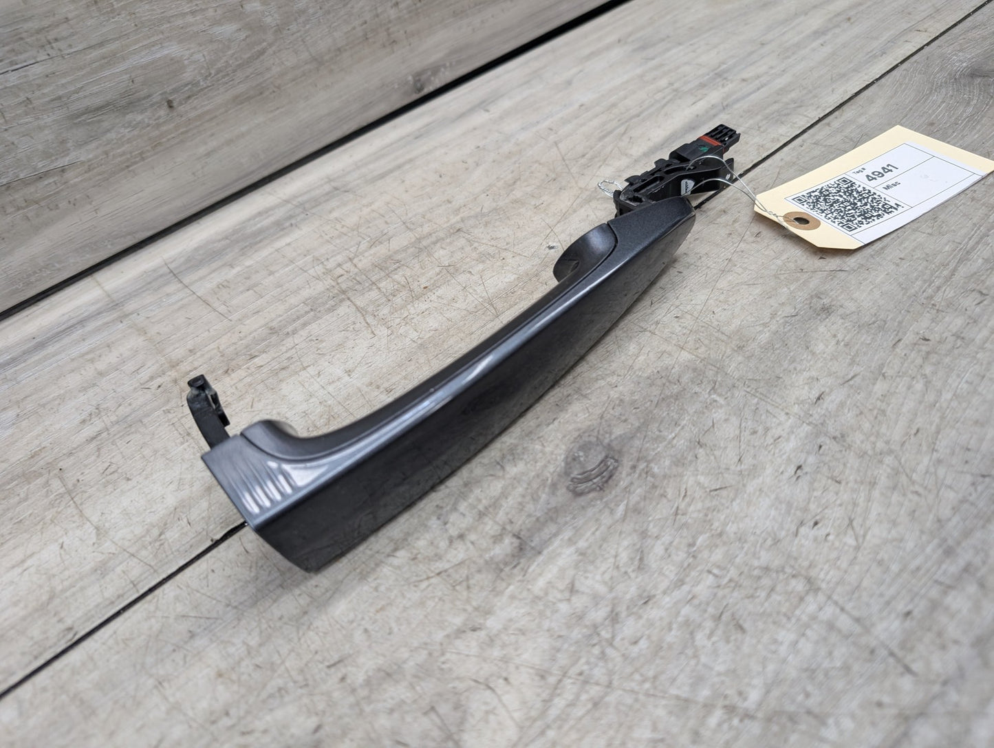 12-18 OEM BMW F30 F32 F80 Front Right Passenger Door Handle COMFORT ACCESS Gray