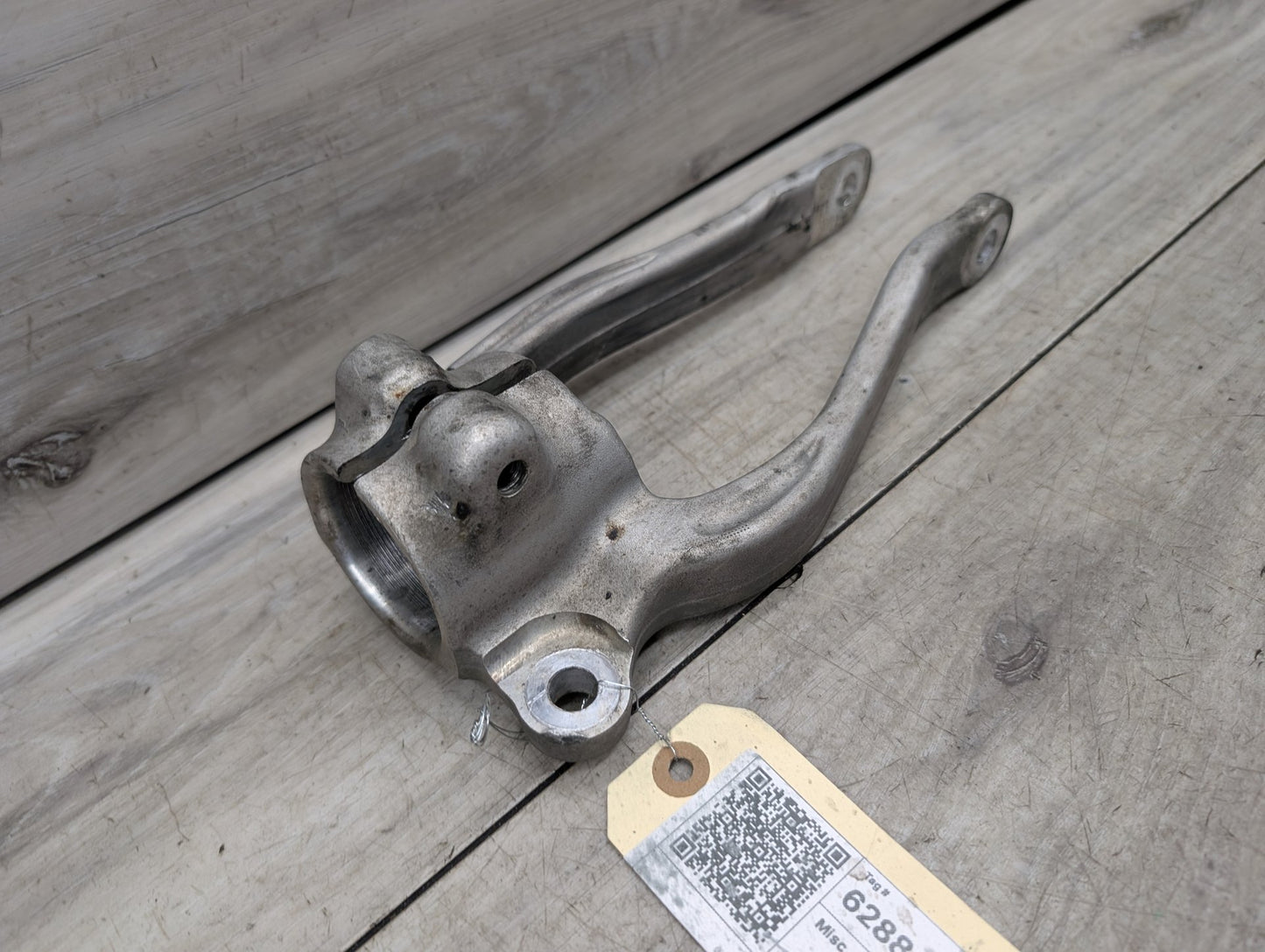 2017-2023 BMW M550i xDrive G30 Front Left Driver Spring Strut Shock Absorber Bracket 6861199