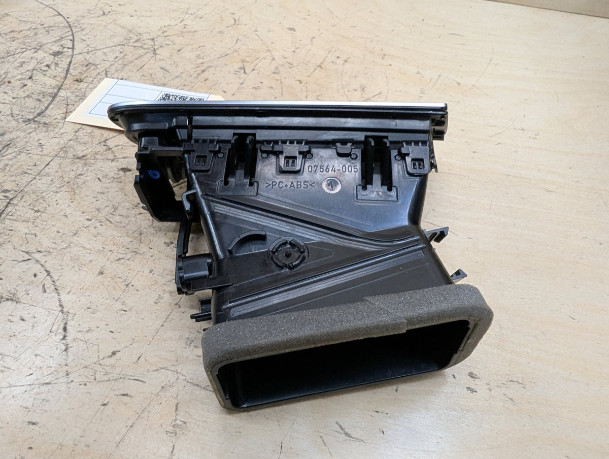 2010-2017 BMW 535i GT xDrive F07 Dashboard Dash Board Right Passenger Air Vent 9142583 OEM
