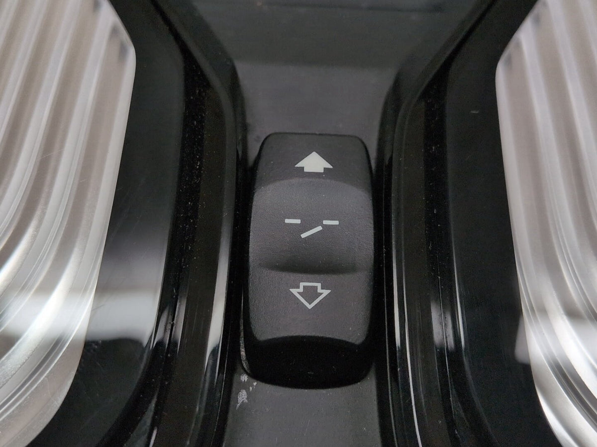 19-24 OEM BMW G20 G80 G22 G82 M3 M4 Front Roof Console Dome Light SOS Switch