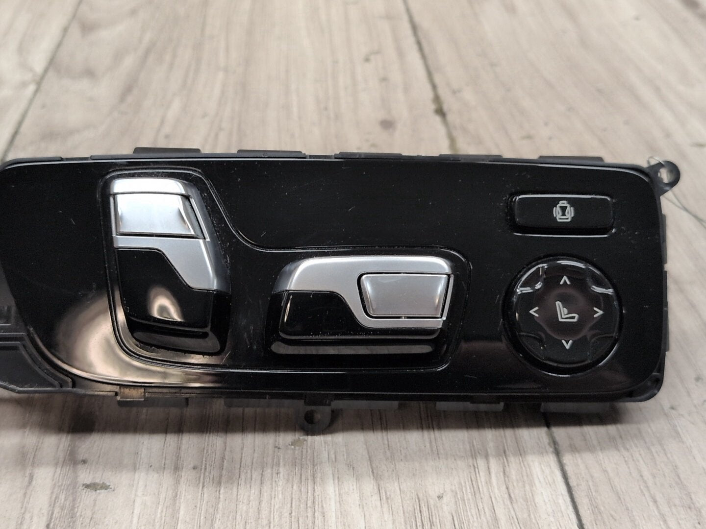 2019 - 2026 BMW X5 G05 Front Right Passenger Seat Control Switch 6801484 N63B44M3