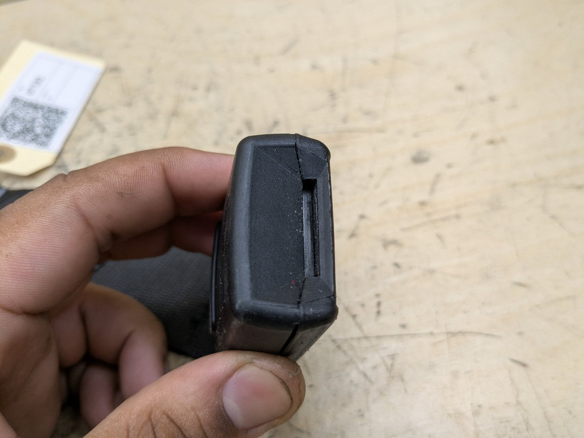 17-23 OEM BMW G30 530 F90 M5 Sedan Rear Left 2nd Row Center Seat Belt Buckle