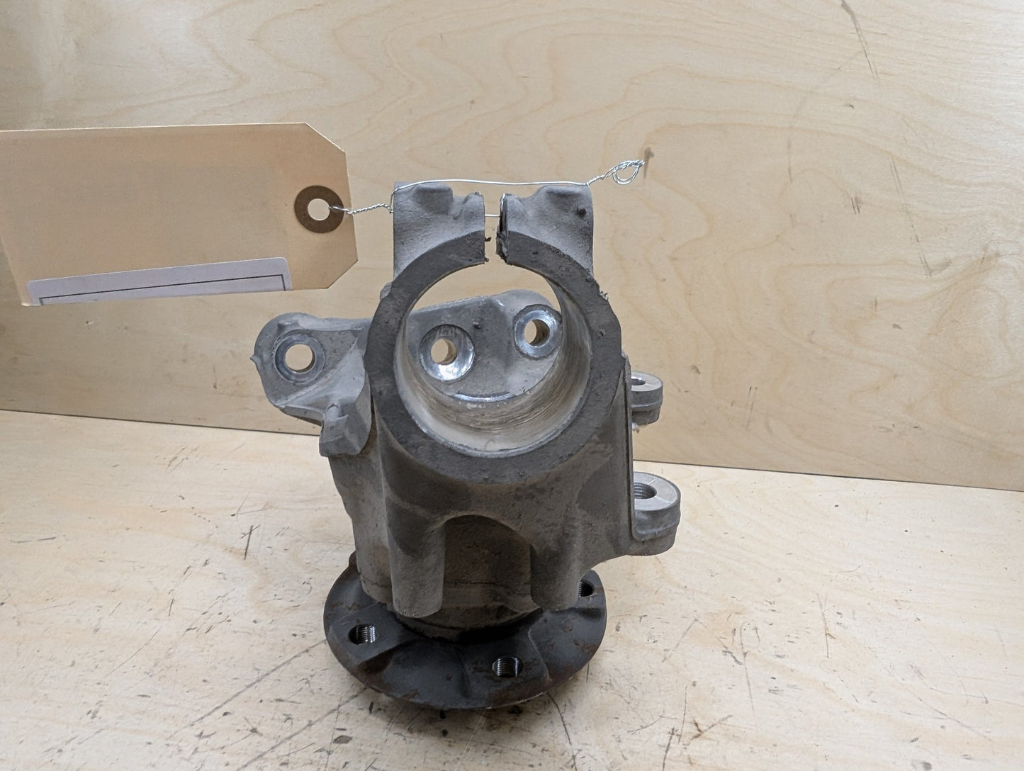 2012-2018 BMW 320i F30 Front Left Driver Spindle Knuckle w/ Bearing 6792287