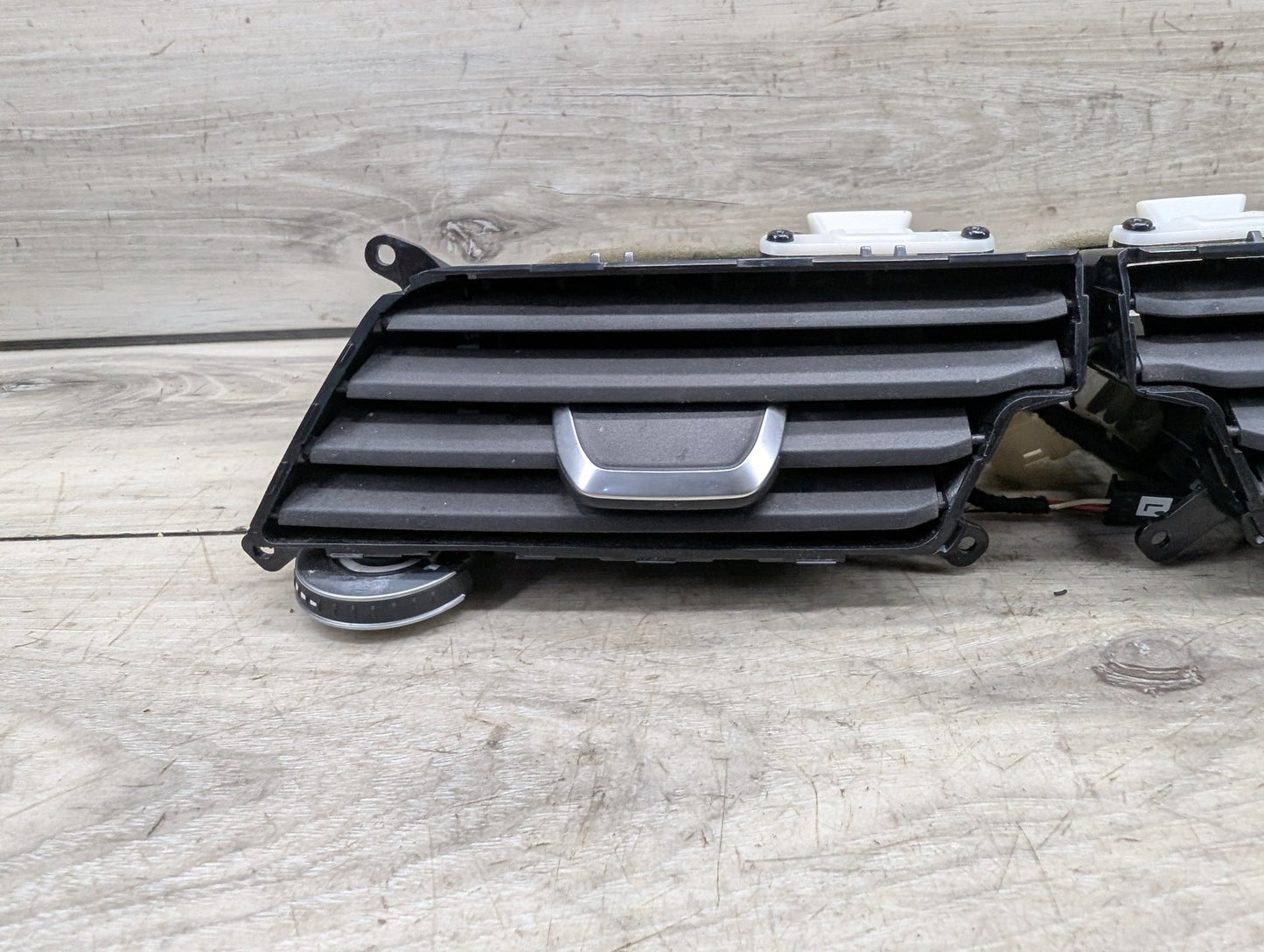 2016-2022 BMW 750Li G12 Dashboard Dash Board Middle Center Air Vent 9329954