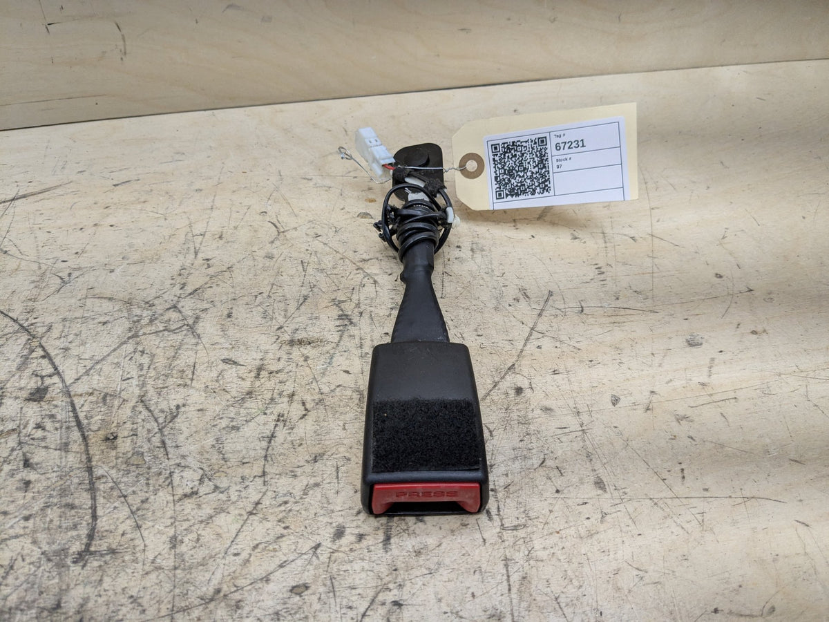OEM BMW F90 G11 G12 G30 530 540 M550 750 M5 Front Left or Right Seatbelt Buckle