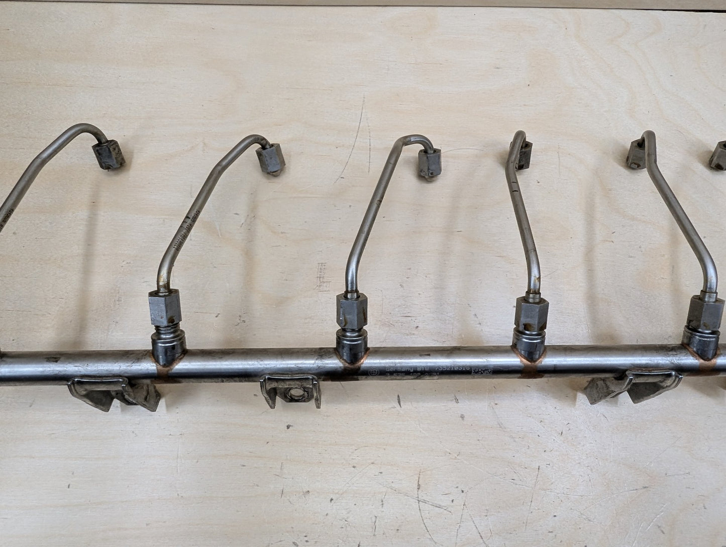 2007-2013 BMW E93 335i N54B30A Engine Motor Fuel Injector Rail Line 7575480