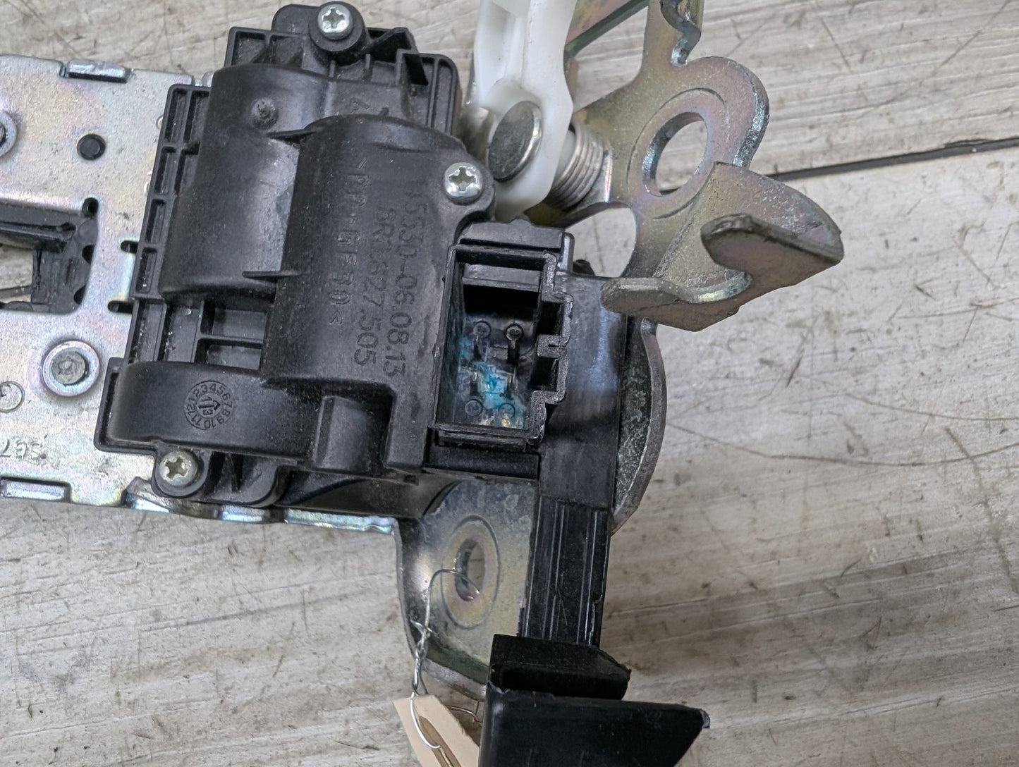 2009 - 2017 Audi Q5 8R Liftgate Trunk Lid Liftgate Lock Latch Actuator 8R0827505 EA888
