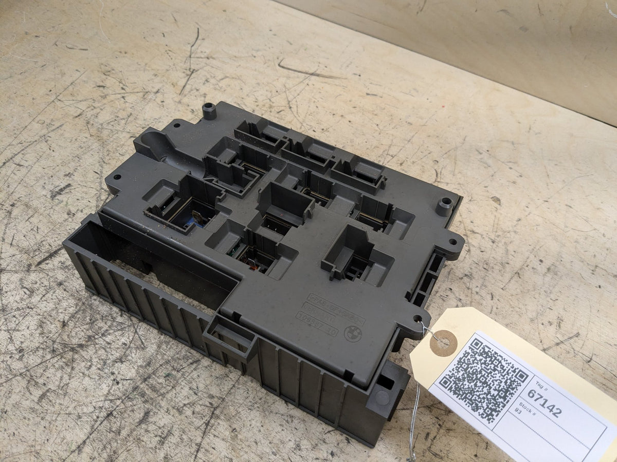 2007-2013 BMW 328i E92 Front Power Distribution Fuse Box 9119444 OEM