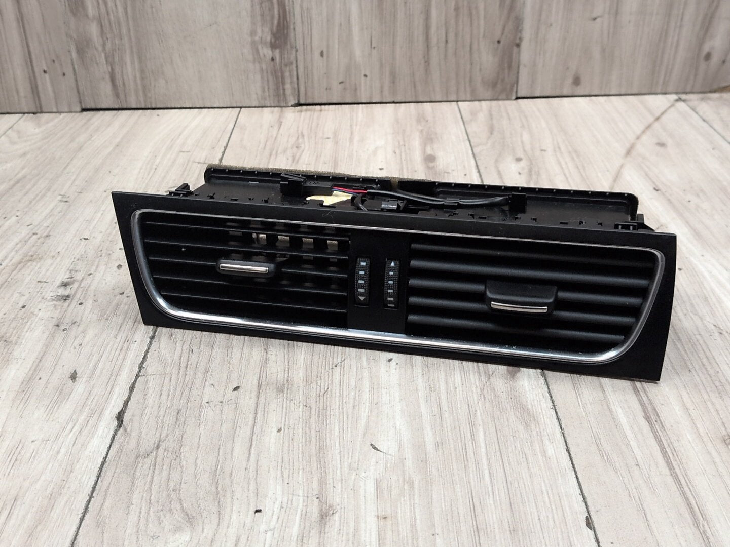 2010-2016 Audi S4 B8 Dashboard Dash Board Middle Center Air Vent 8T1820951C OEM