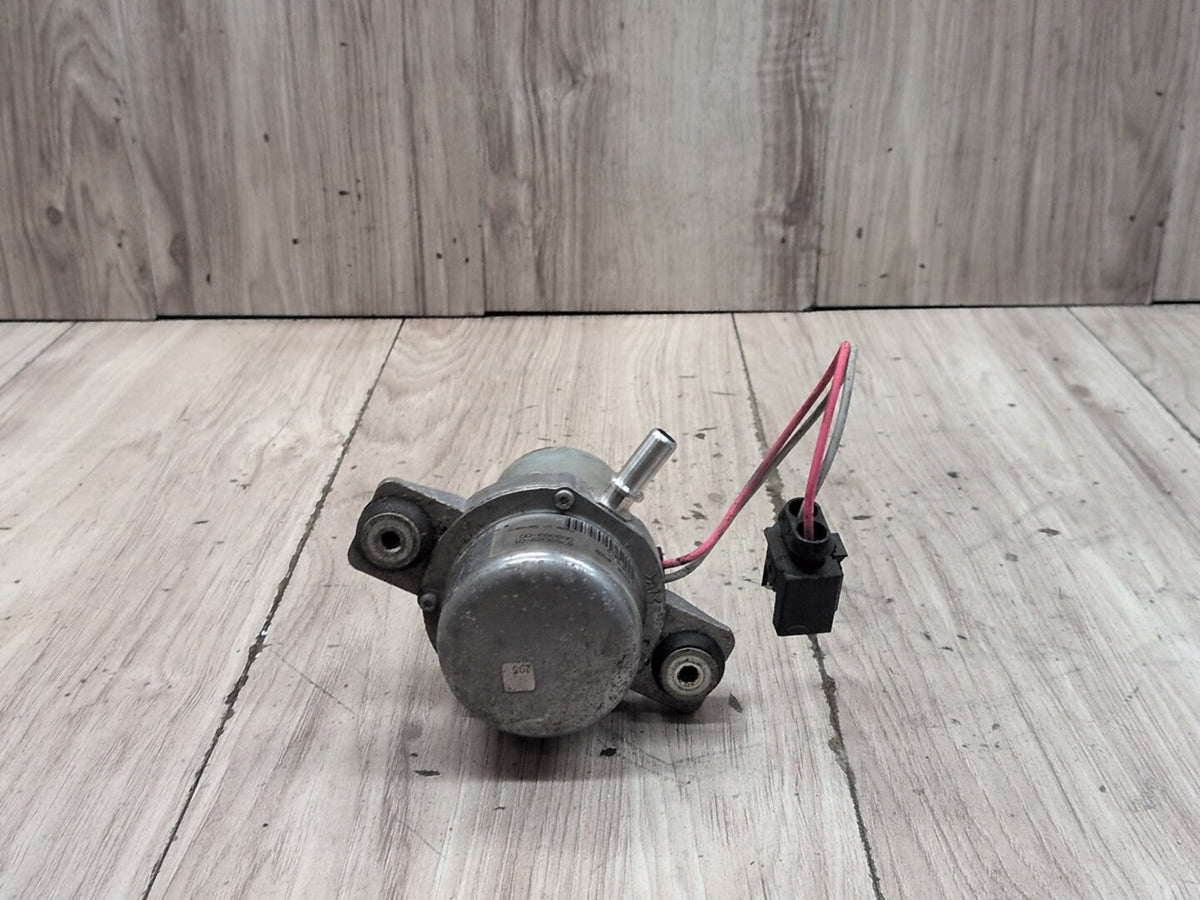 2004-2010 BMW E64 M6 S85B50A Engine Motor Vacuum Pump 6769029