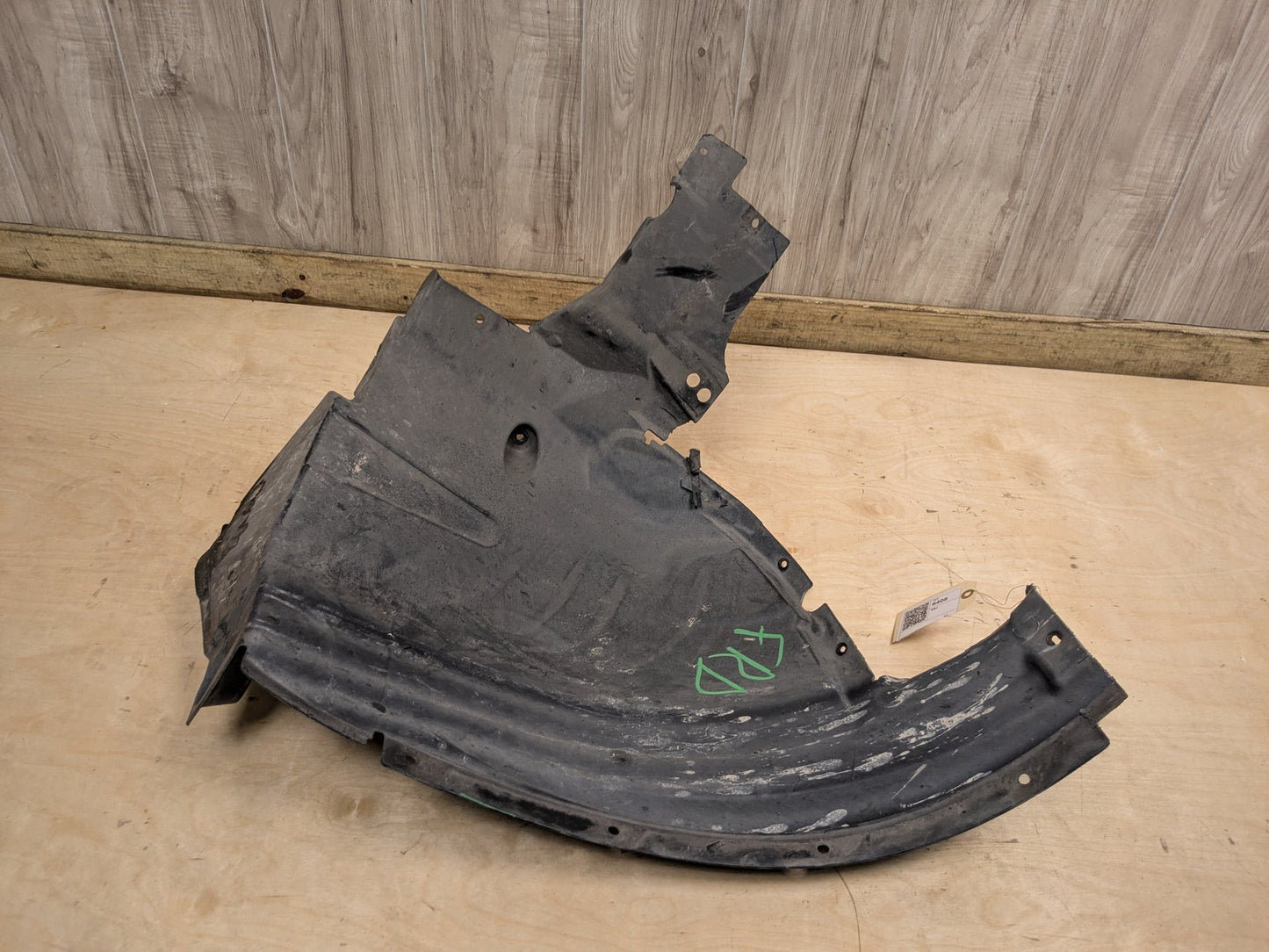 2007-2013 BMW X5 E70 Front Left Driver Wheel Fender Liner Splash Guard 7169413