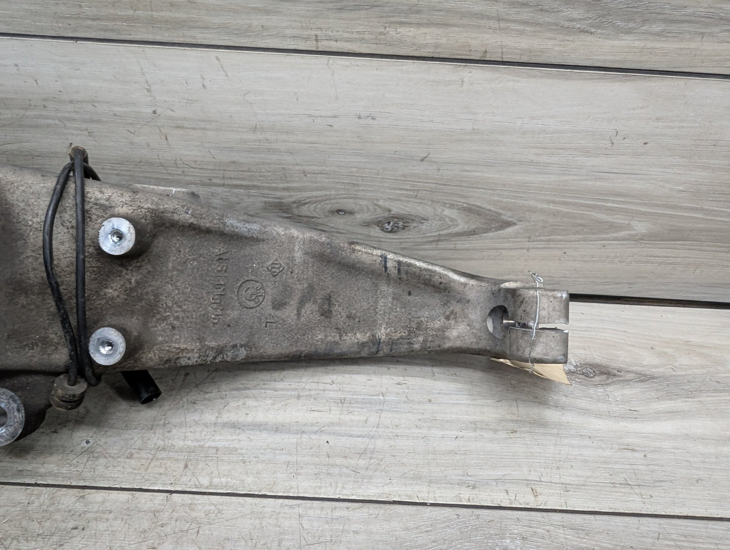 2017-2023 BMW 530i G30 Front Left Driver Spindle Knuckle w/ Bearing 6884385