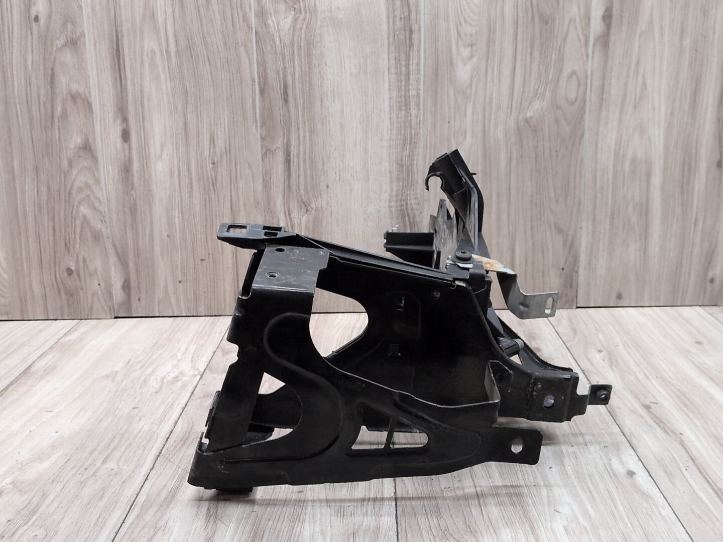 2011-2013 BMW 535i F10 Left Driver Headlight Bracket 7200793
