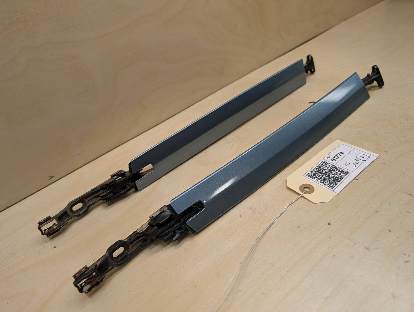 OEM BMW E93 335 M3 F33 F83 M4 Convertible Left Right Roof Top Hinge Cover Blue A13