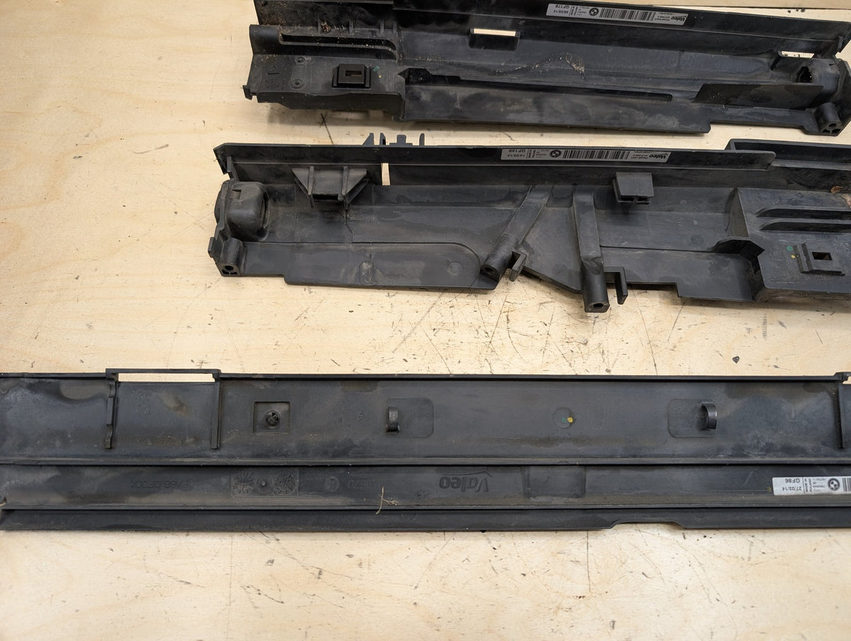 2012-2018 BMW 328i F30 Right Passenger Side Rocker Panel Brackets SET 8507422