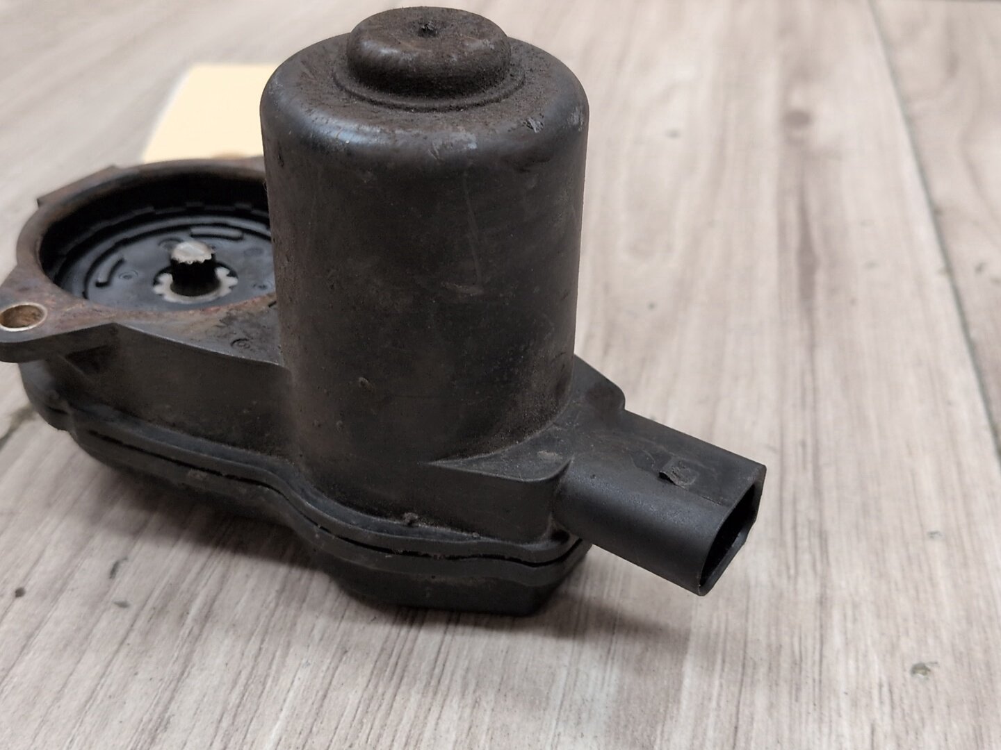 2008 - 2017 Audi S5 8T Rear Left or Right Brake Caliper Actuator 32347485B
