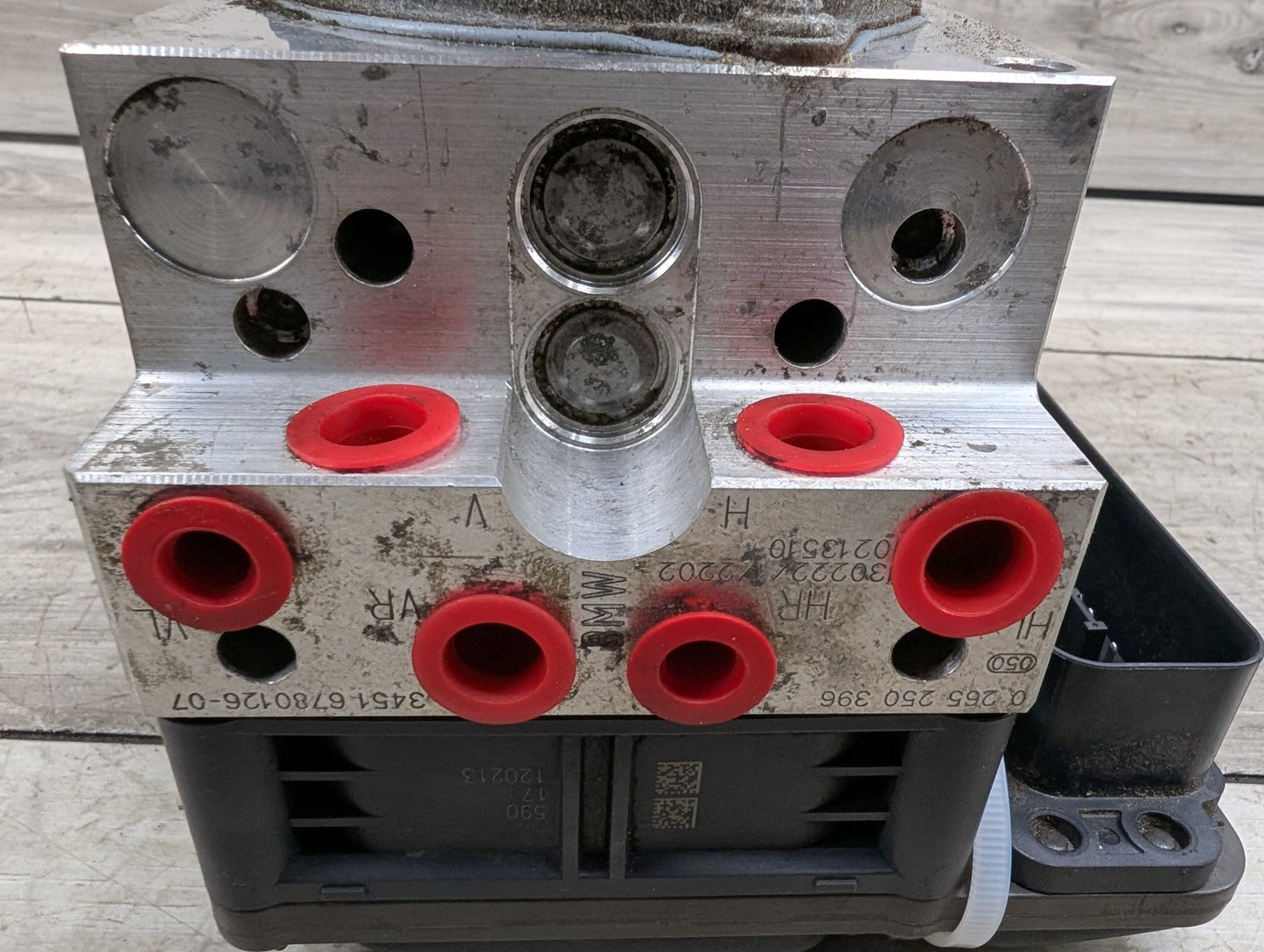 2007-2013 BMW X5 E70 ABS Pump Module 6854702