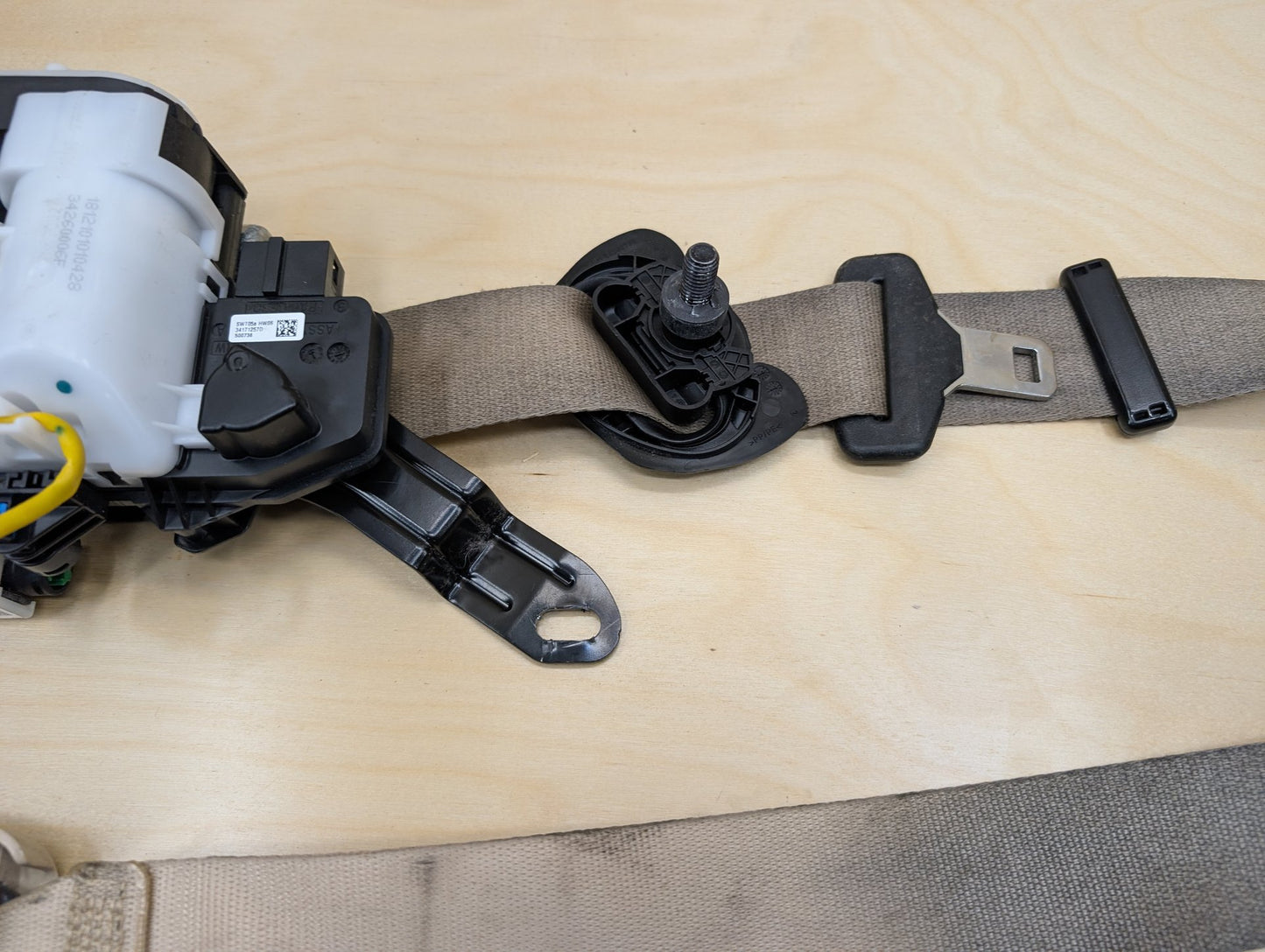 OEM BMW F97 G01 G02 X3 X4 FRONT Left Driver Seatbelt Seat Belt Retractor BEIGE