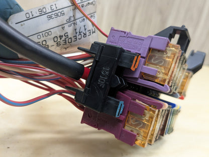 2009-2011 Mercedes-Benz SLK-Class R171 Rear Battery Relay Fuse Box A2035400050