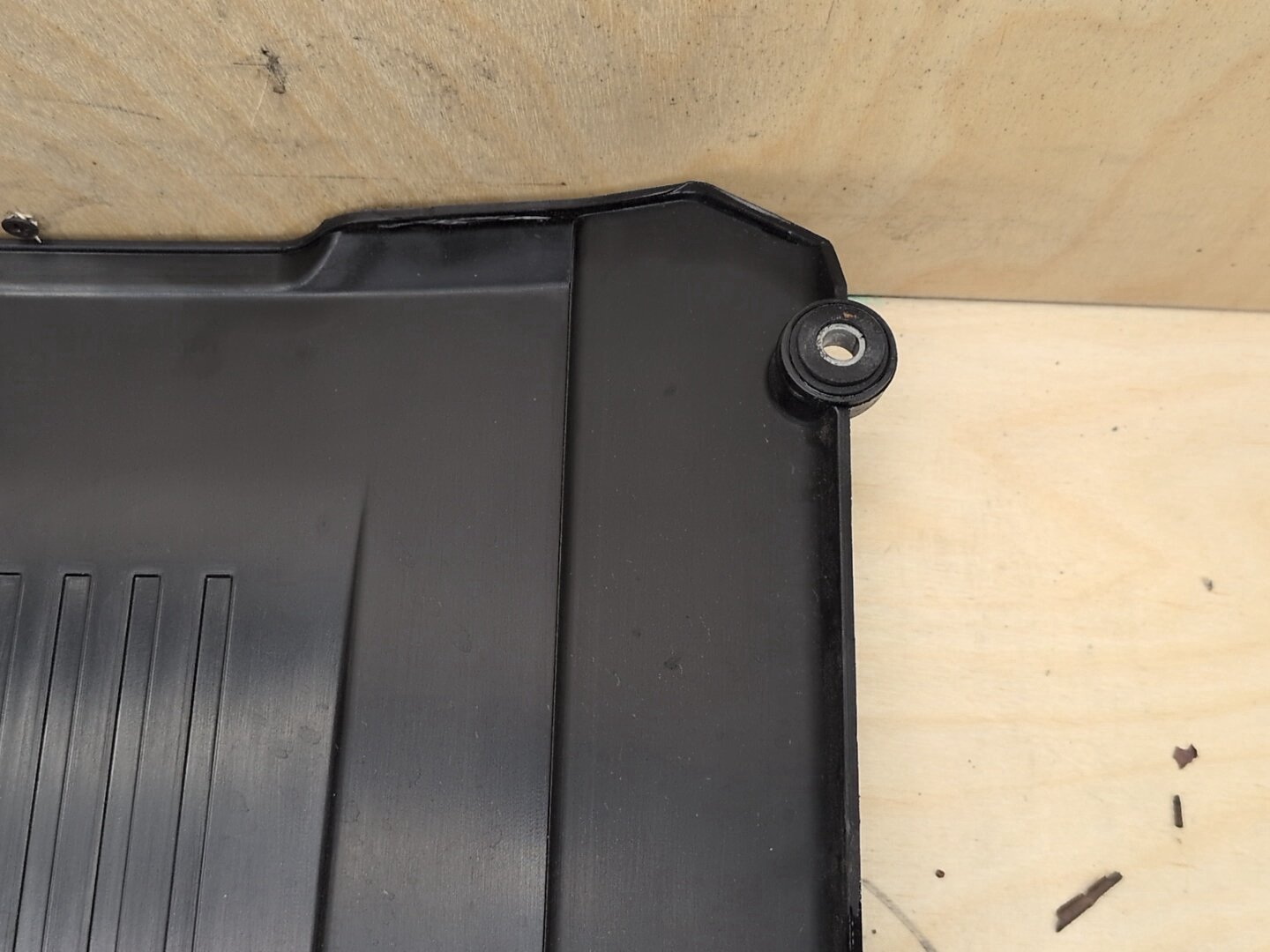 2006-2011 BMW E90 328i N52B30 Engine Cover 7575032