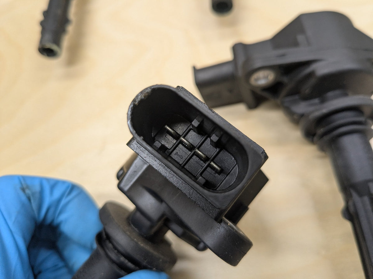 2009-2011 Mercedes-Benz R171 SLK-Class M272 Engine Ignition Coil A0001502780