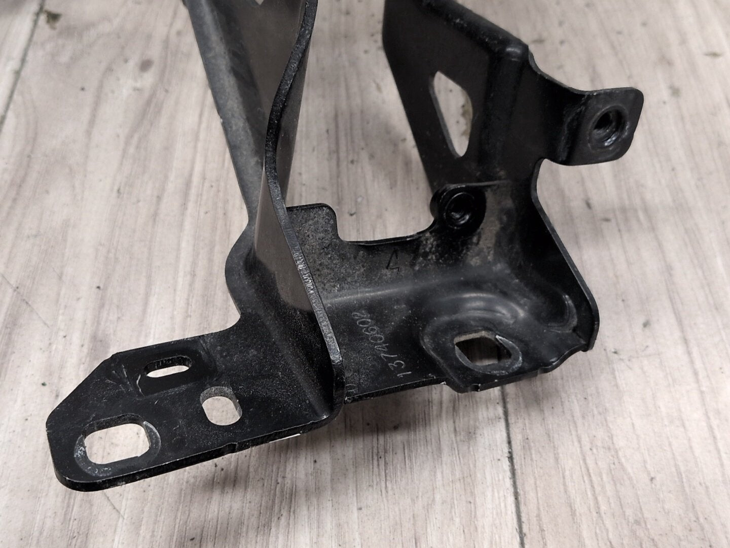2019 - 2026 BMW X5 G05 Left Driver Headlight Bracket 7421709 N63B44M3