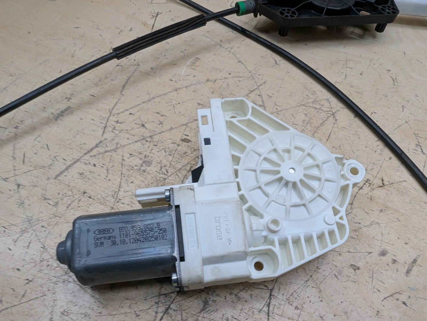 2011-2017 Audi RS5 8T Front Right Passenger Door Window Glass Regulator w/ Motor 8T0837462C