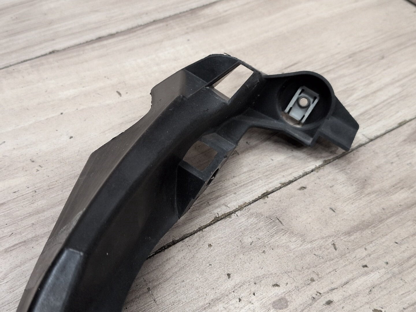 09-11 BMW E90 E91 LCI Front Left Driver Headlight Arm Bracket Mount Plastic