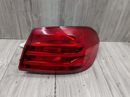 14-17 OEM BMW F32 F33 F36 F82 F83 M4 Rear Right Passenger Outer Tail Light Lamp