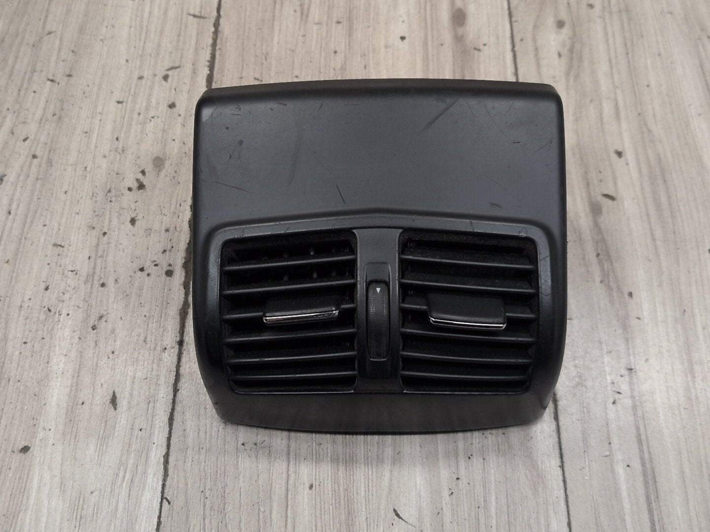 2009-2012 Mercedes-Benz E550 W212 Rear Center Console Air Vent Grille A2128300454 OEM