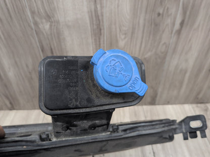 OEM BMW G12 G30 540 M550 750 M760 Windshield Wiper Washer Reservoir Tank Pump