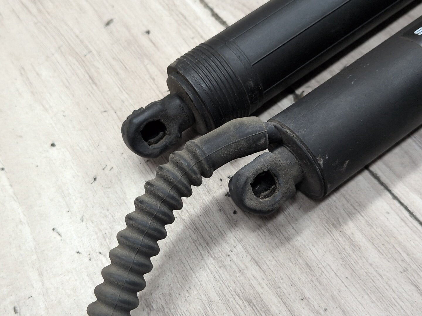 OEM BMW F15 F85 X5 X5M REAR Left Right Trunk Tailgate Shock Hatch Strut PAIR