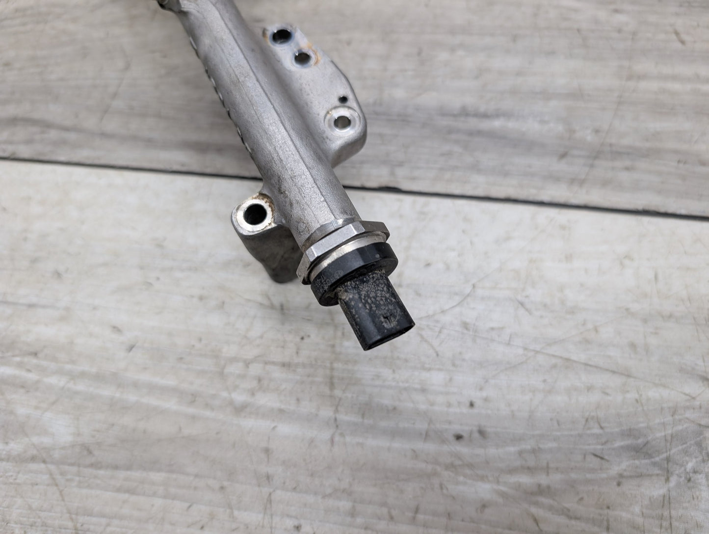 OEM BMW F30 G30 M240 340 440 540 740 Engine Pressure Fuel Injector Rail Line B58