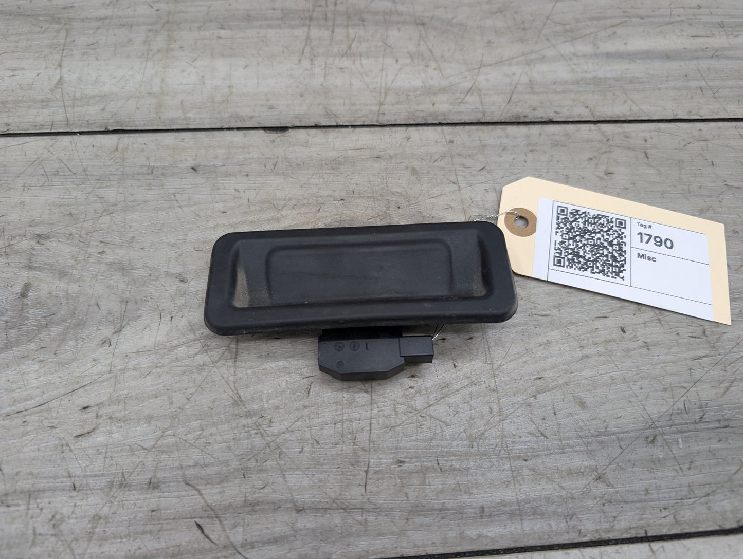 2021-2026 BMW 430i G22 Liftgate Trunk Lid Release Handle Switch 8492533