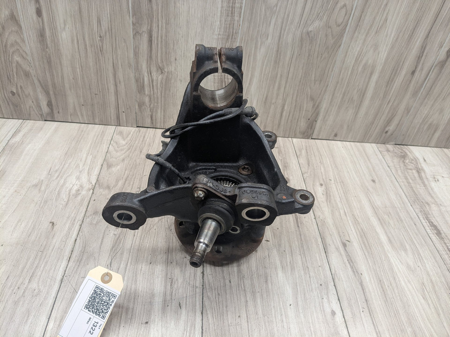 2011 - 2017 BMW X3 F25 Front Right Passenger Spindle Knuckle w/ Bearing 6855954 N20B20O0