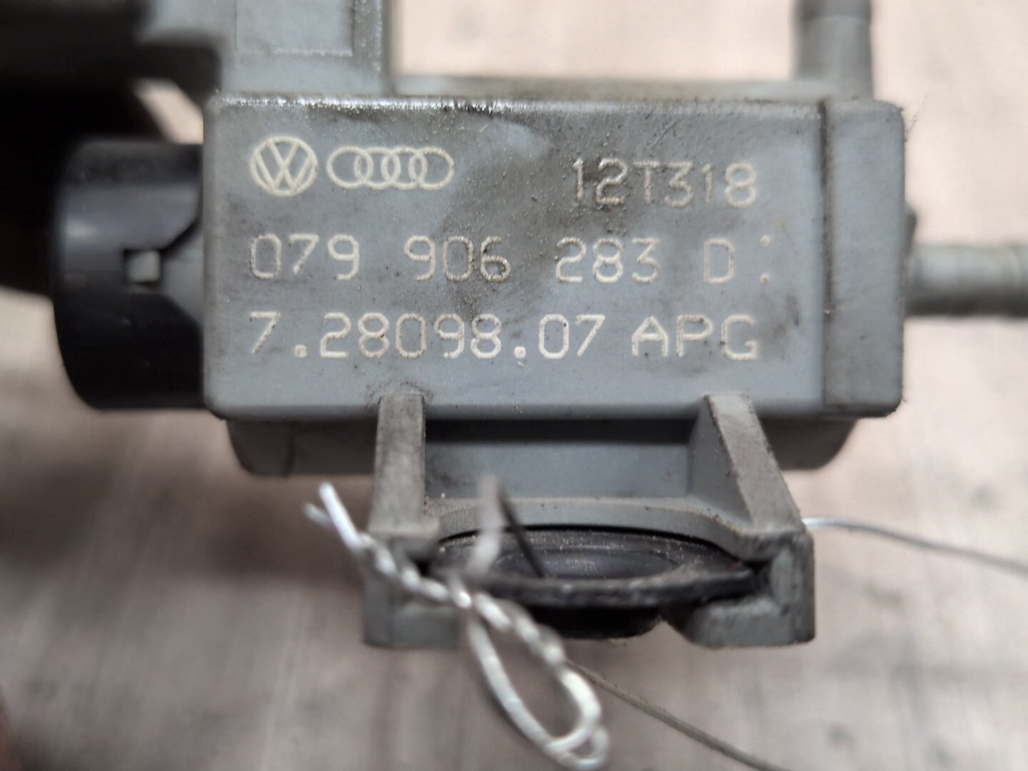 2008 - 2017 Audi S5 8T Turbo Boost Pressure Solenoid Valve 079906283D