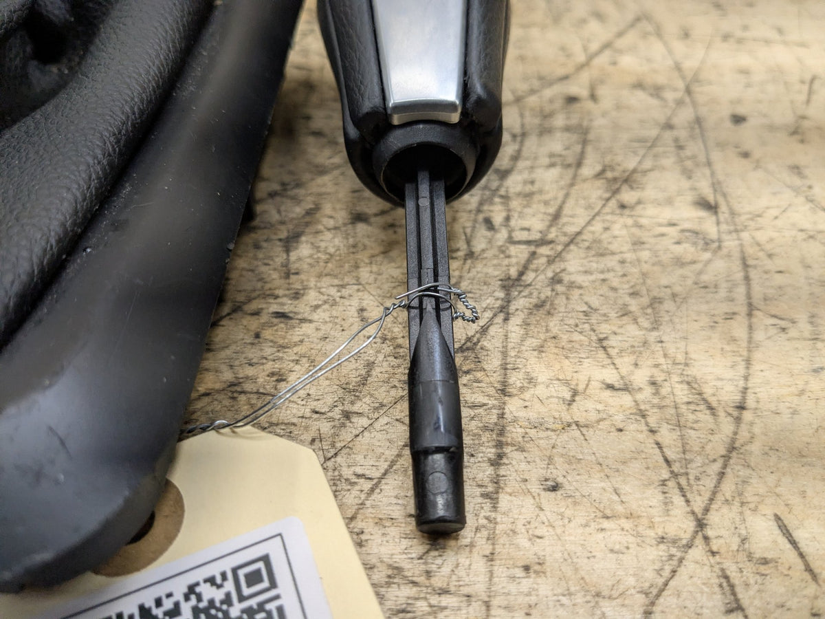 2008-2013 BMW 135i E88 Gear Selector Shifter Knob Panel Assembly 7078567
