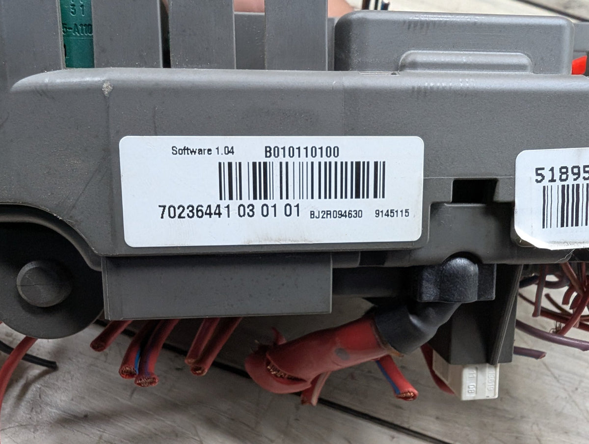 2007-2013 BMW X5 E70 Front Power Distribution Fuse Box 9145115 OEM