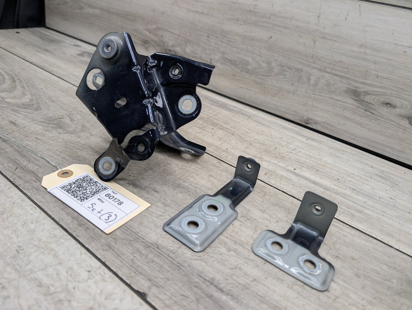 2017-2023 BMW 530i G30 Front Left Driver Fender Brackets SET 7349617