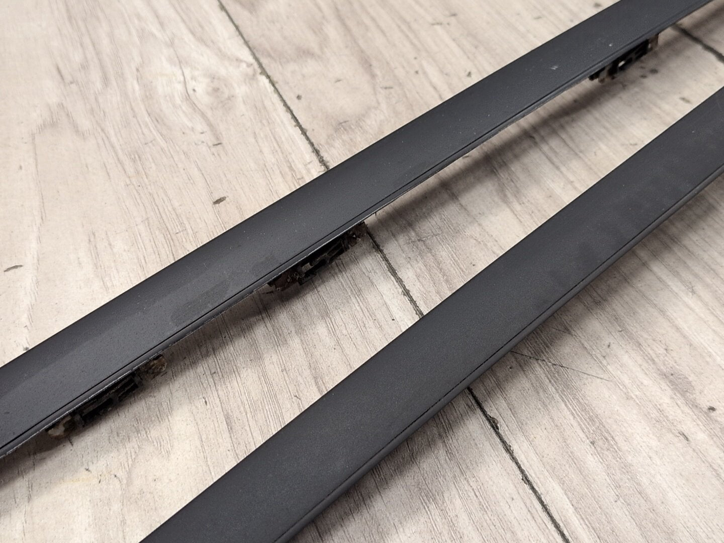 2008-2010 BMW 535i E60 Front Left Right Side Windshield Drip Trim Molding SET 7045448